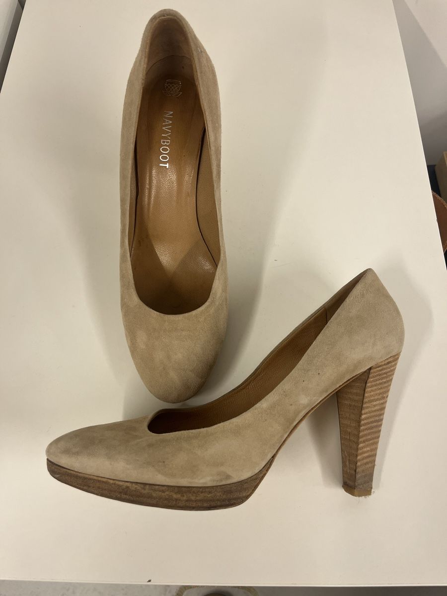 Navyboot Scarpe da donna: NAVYBOOT Highheels / echtes Wildleder / Gr. 39 – Usato da Zürich venduto da Nirba9