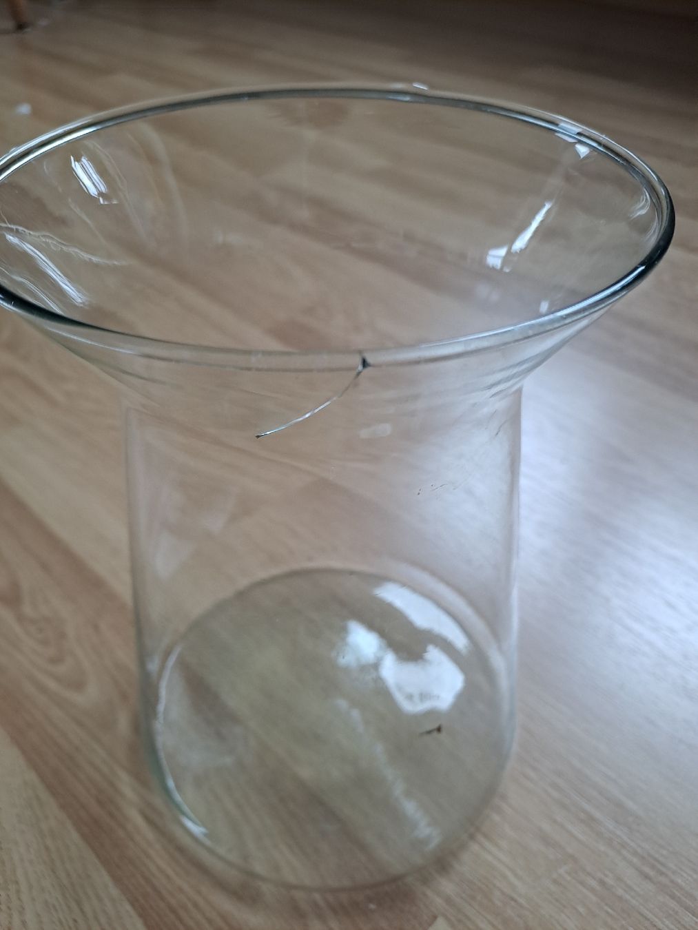 Vasi & Recipienti: Vase Karaffe Blumenvase Glasbehälter – Usato da Basel venduto da suberi_Sach 2