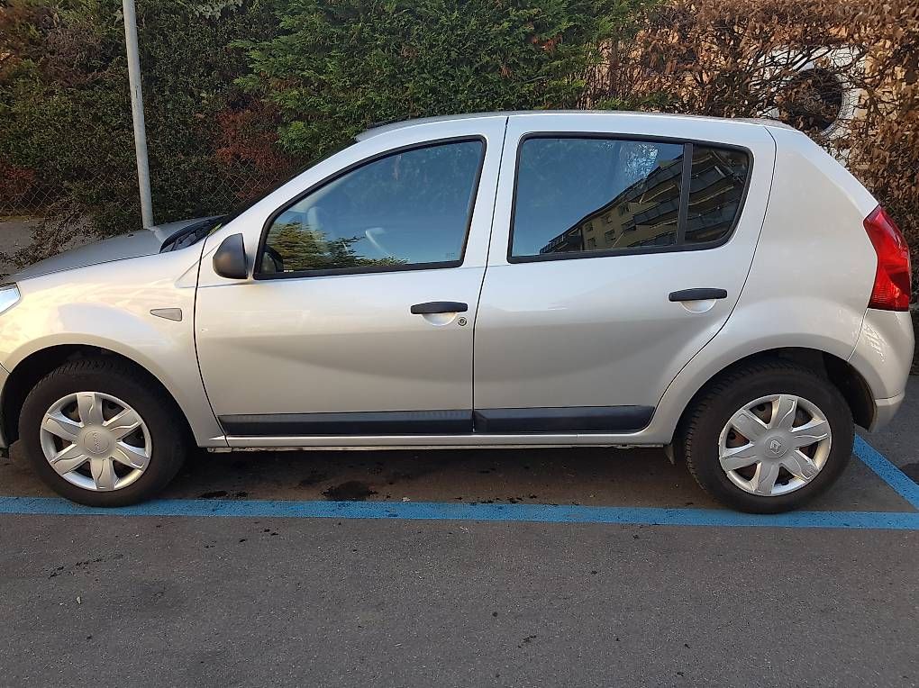 Dacia Automobili: Voiture de tourisme – Usato da Lausanne venduto da M.RAD 4