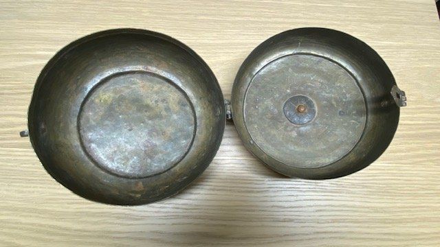 Dosen: Ancienne boite à Chapati en laiton – Gebraucht aus Crans VD von vra_262m 1