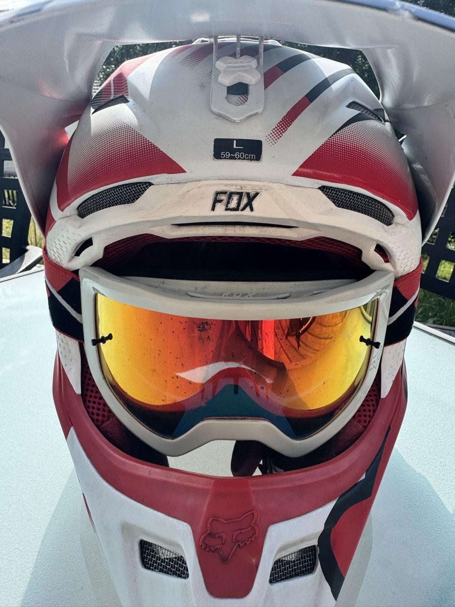 Fox Casques & visières: Casque de moto Fox  – D'occasion à Tavannes par lea_f265 3