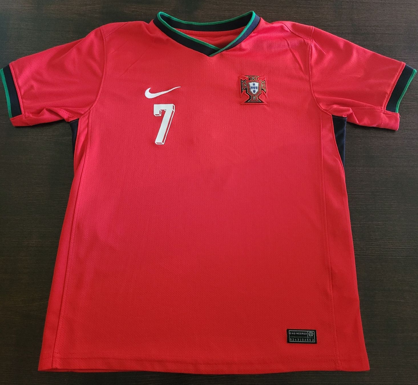 Scarpe, pantaloni & magliette da ginnastica: CR7 maillot Portugal – Usato da Dombresson venduto da Angeldeneuchatel 5
