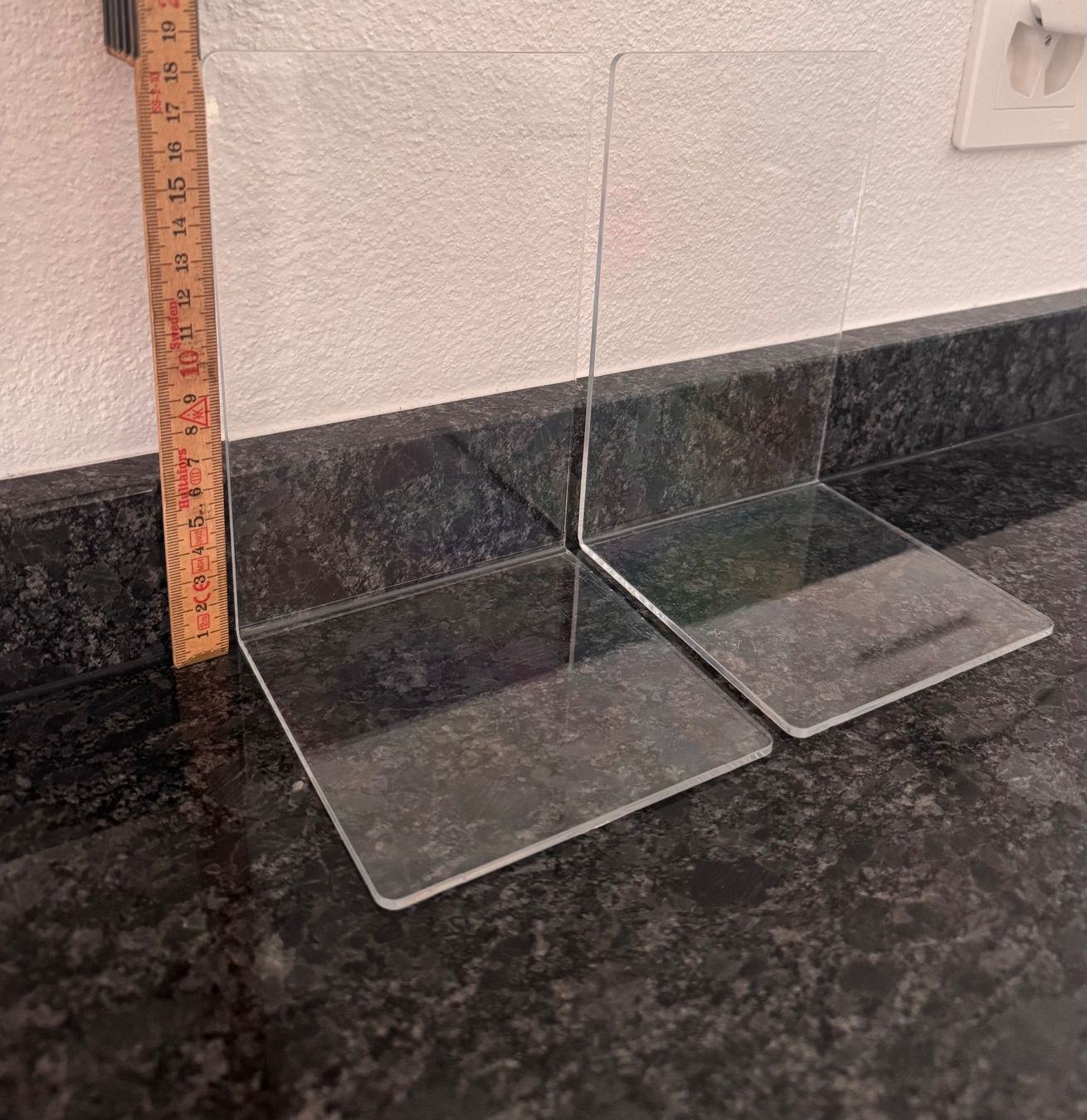 Altro in Decorazioni & Accessori: 2x Plexiglas Buchstützen – Usato da Frutigen venduto da _.Anja.B._ 1
