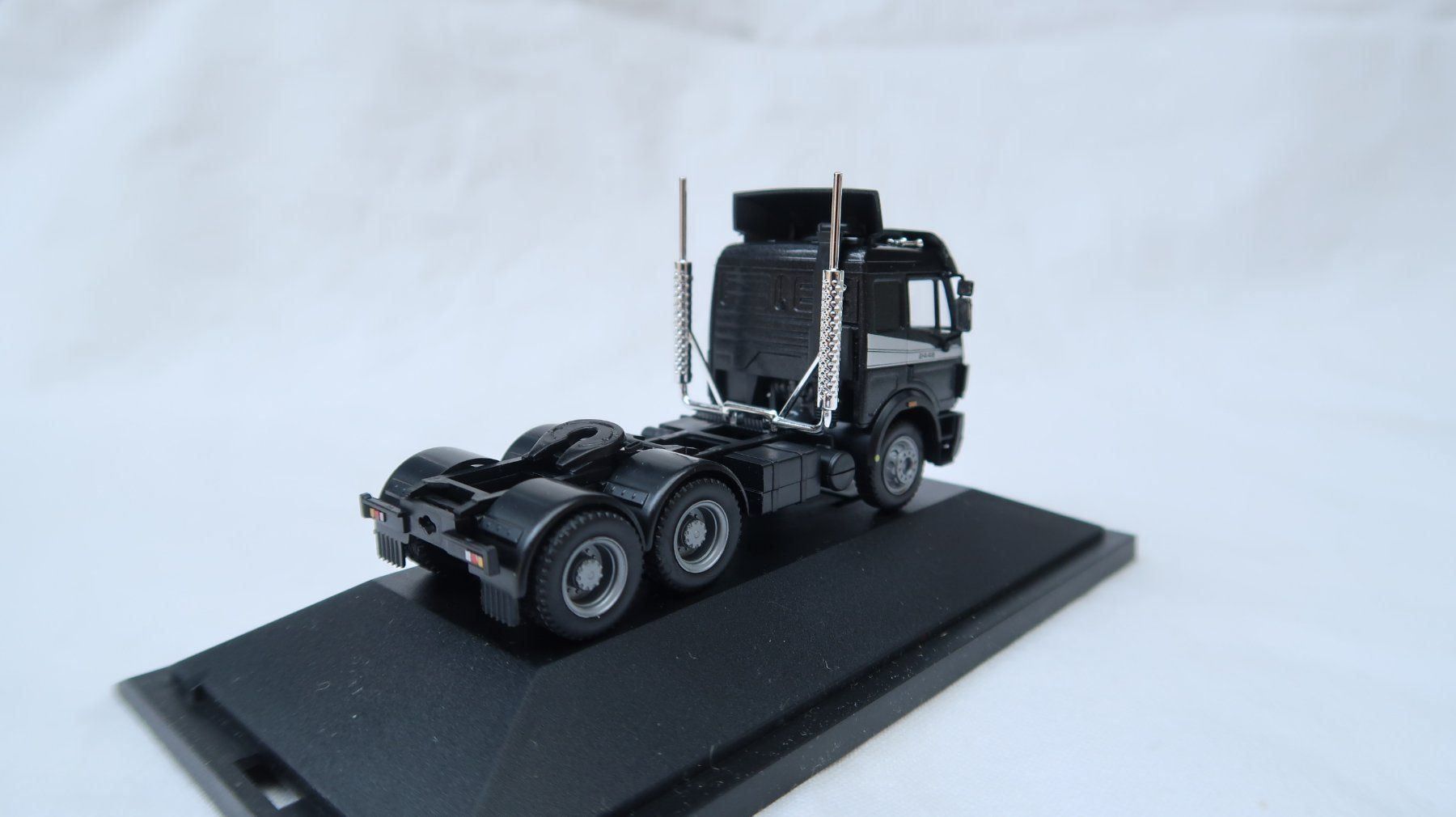Mercedes-Benz Modellini d'auto: Herpa "Private Collection" MB SK 2448 – Usato da Muttenz venduto da Laeckerlihamschter 6