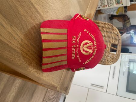 Casquette rouge  Michael Schumacher 7x champion du monde F1.