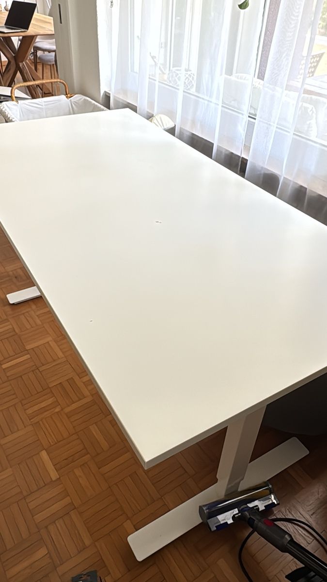 Schreibtische: Stehschreibtisch weiss - höhenberstellbar – Gebraucht aus St. Gallen von WoCo 4