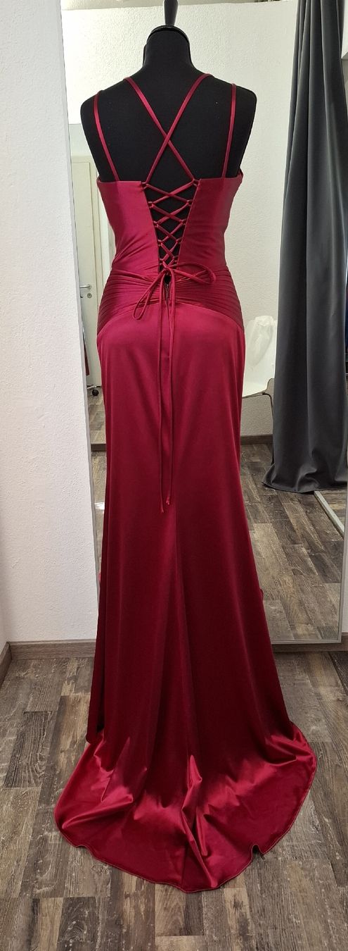 Robes: Abendkleid rot  – Neuf (Voir description) à Uster par VMT. 3
