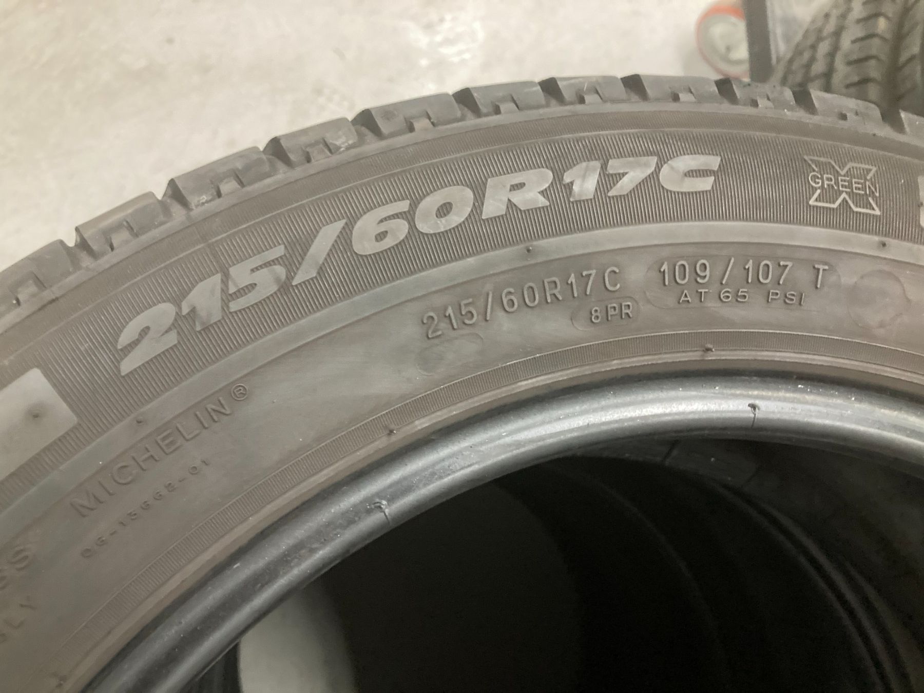 Michelin Pneus & Kompletträder: Sommerpneu  215/60R17 C Michelin – Gebraucht aus Cham von WB2223 4