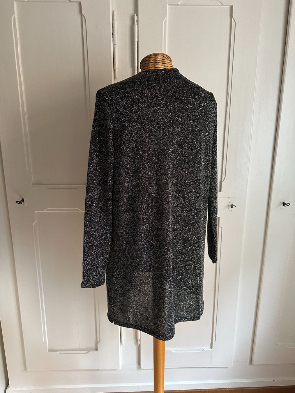H&M Jacken: Jäckchen schwarz-silber glitzernd M – Gebraucht aus Zürich von Diazaio 2