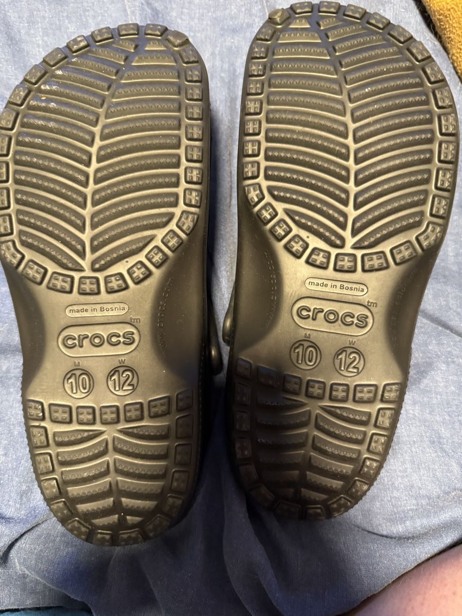 Crocs Chaussures hommes: Crocs Noir Taille 44 45 Bon Etat – Neuf (Voir description) à La tour-de-peilz par Danjor03 3