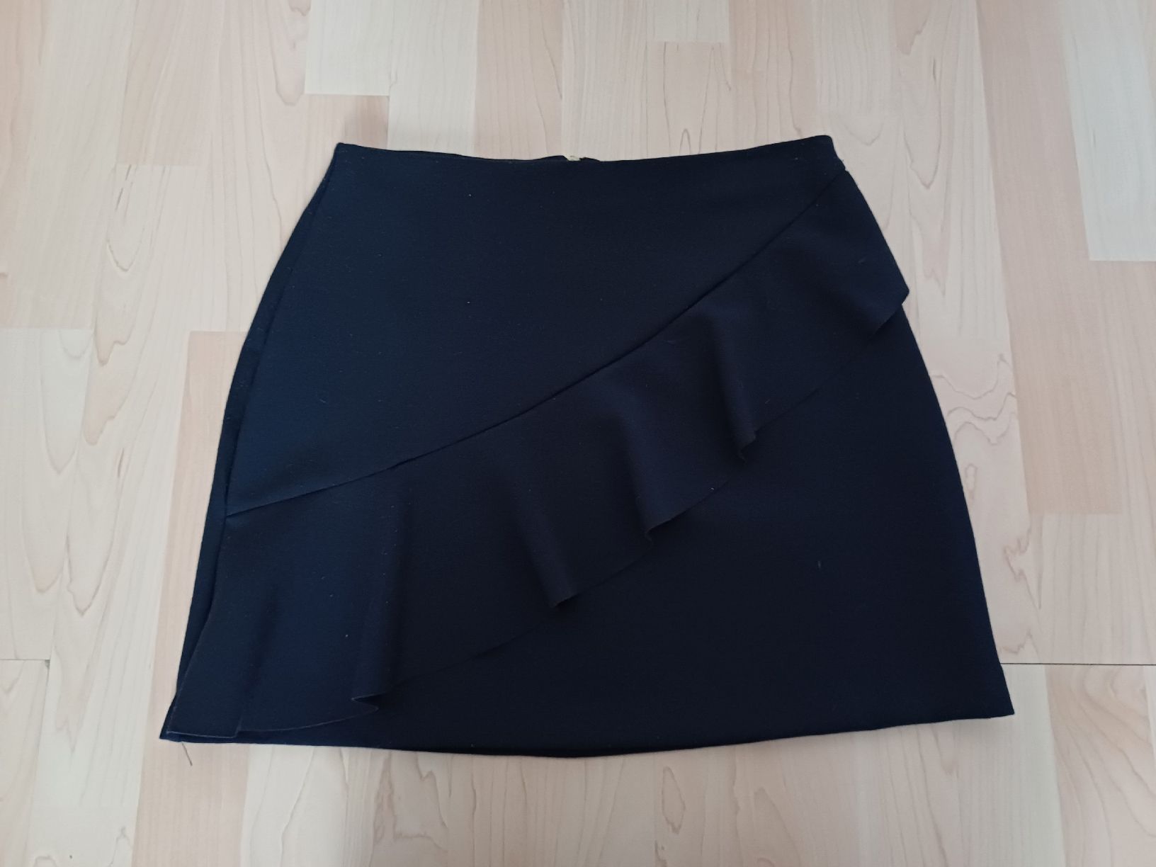 Zara Gonne: Mini gonna marca Zara Basic Collection, misura M. – Usato da Lostallo venduto da IrisBri