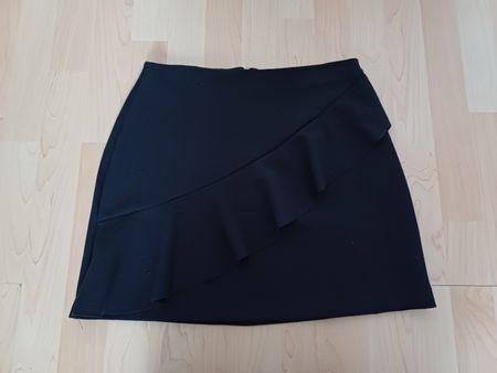 Mini gonna marca Zara Basic Collection, misura M.