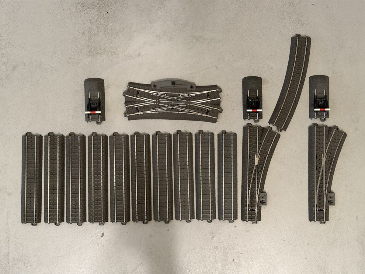 Märklin Modellini di ferrovie: Märklin gerade Schienen und Weichen – Usato da Genève venduto da _Xela_ 1
