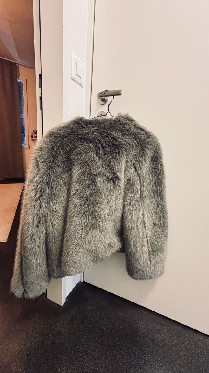 Max Mara Giacche: Elegante Max Mara Weekend Kunstfelljacke – Nuovo (secondo la descrizione) da Wädenswil venduto da Nita_G 2