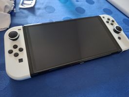 Nintendo Switch OLED Konsole Weiss guter Zustand