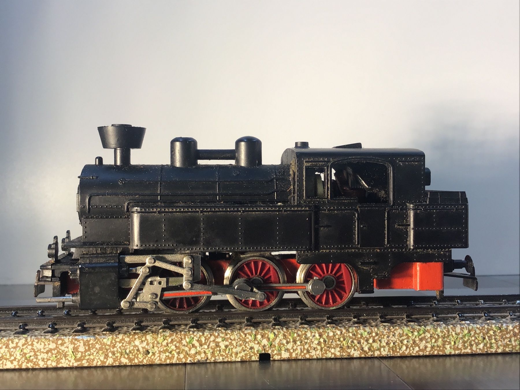 Kleinbahn Modelleisenbahnen: KLEINBAHN LOKOMOTIVE SPUR H0 – Gebraucht aus Männedorf von Spezial-Modelle 1