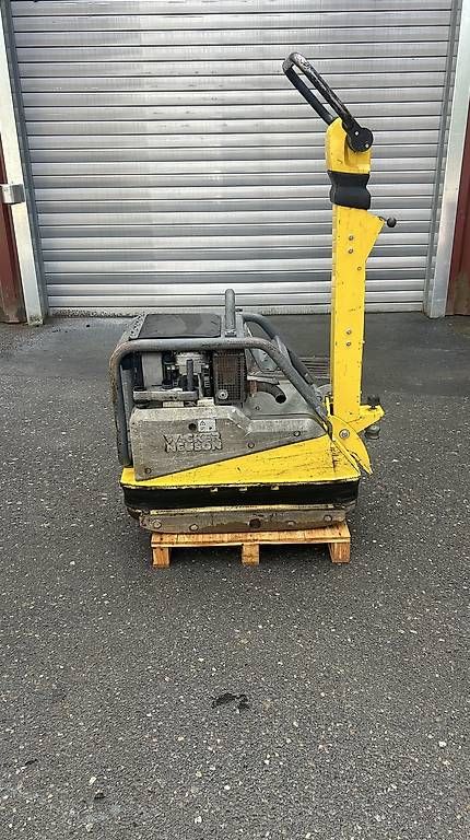 Wacker Neuson Tutte le macchine: Wacker Vibroplatte 400kg – Usato da Menziken venduto da Tairi10 2