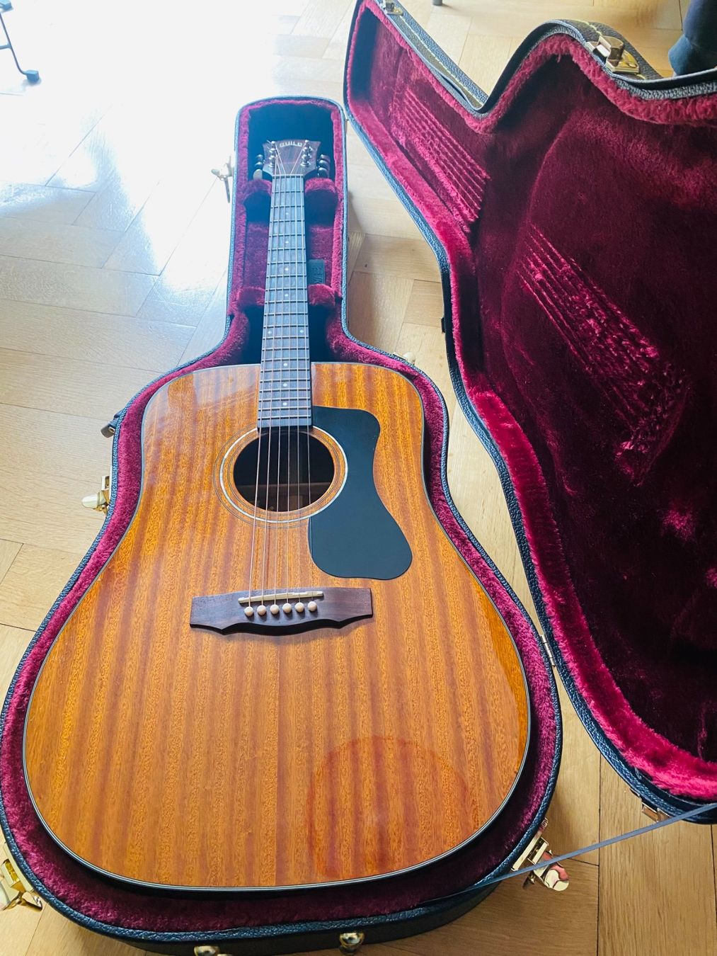 Guild Strumenti musicali: Guitarre GUILD d125 acajou. – Usato da Fribourg venduto da ale_y8gz