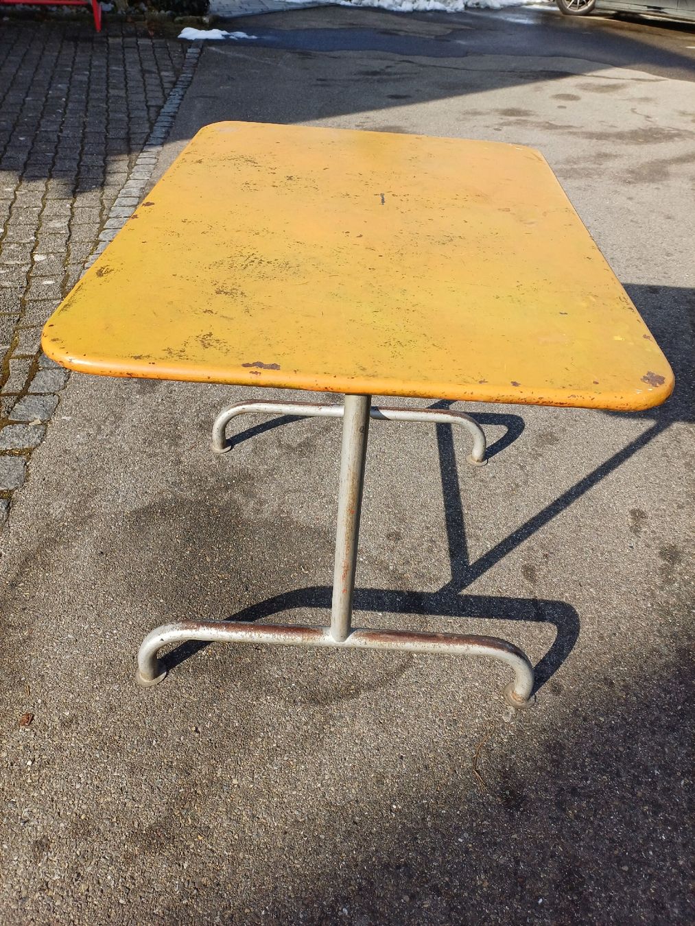 Bigla Tavoli: Vintage Gartentisch – Usato da Niederuzwil venduto da wolkenlos80 1