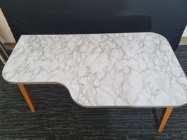 Tisch mit Marmor Optik und Aluleiste abgerundet