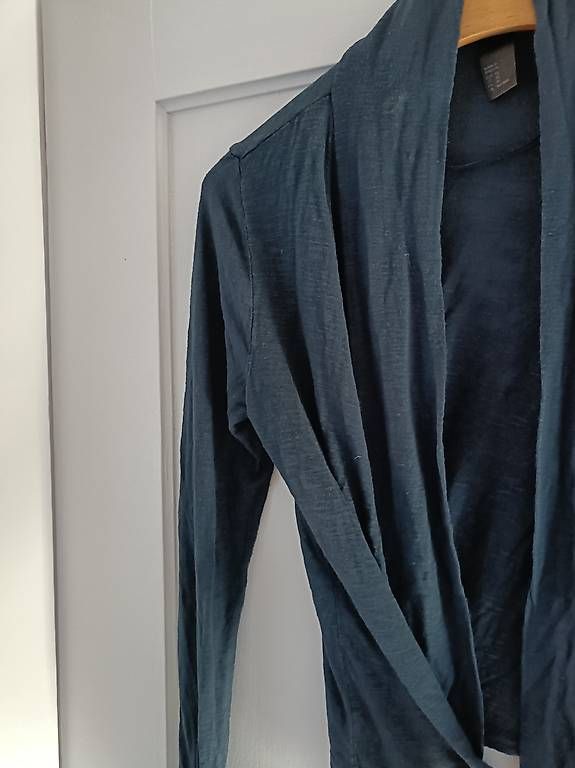 Jacken: Strickjacke Gr. XS – Gebraucht aus Sissach von jgt_6k76 1