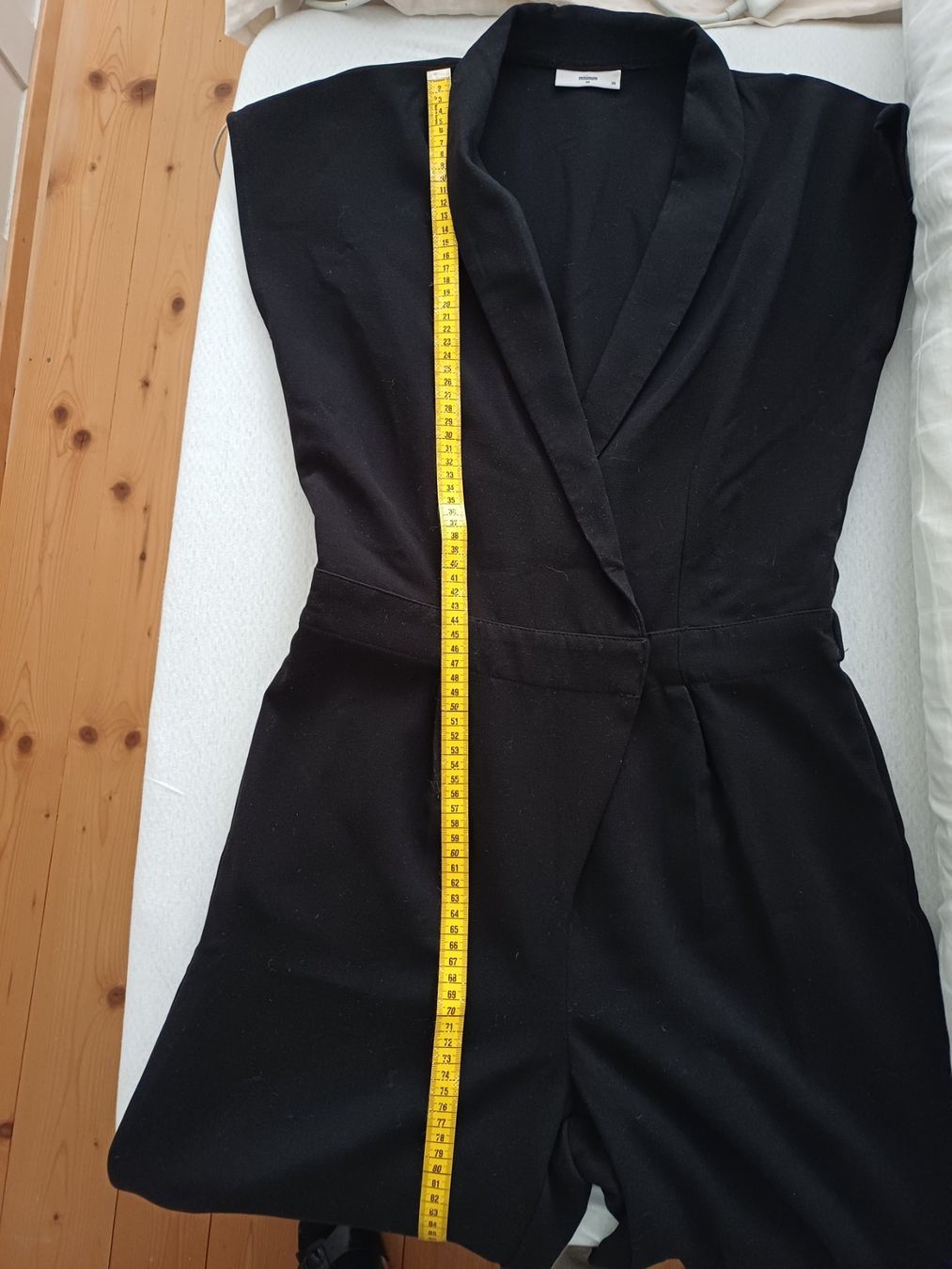 Tute: Schwarzer Jumpsuit von Minimum Grösse 38 Top! – Usato da St. Gallen venduto da luc_kw7x 5