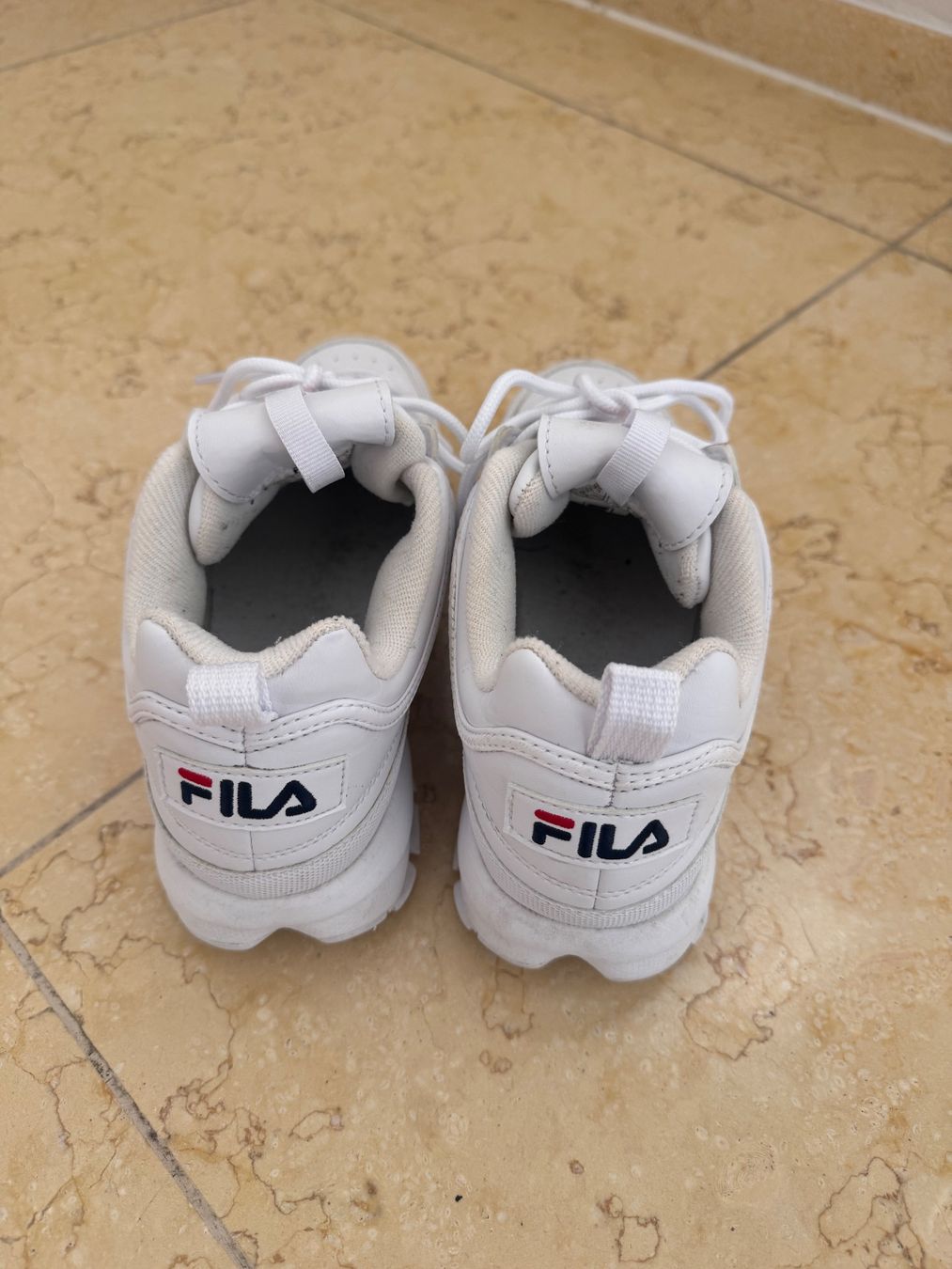 Fila Damenschuhe: FILA Turnschuh – Gebraucht aus Herrliberg von Hamptonlane 2