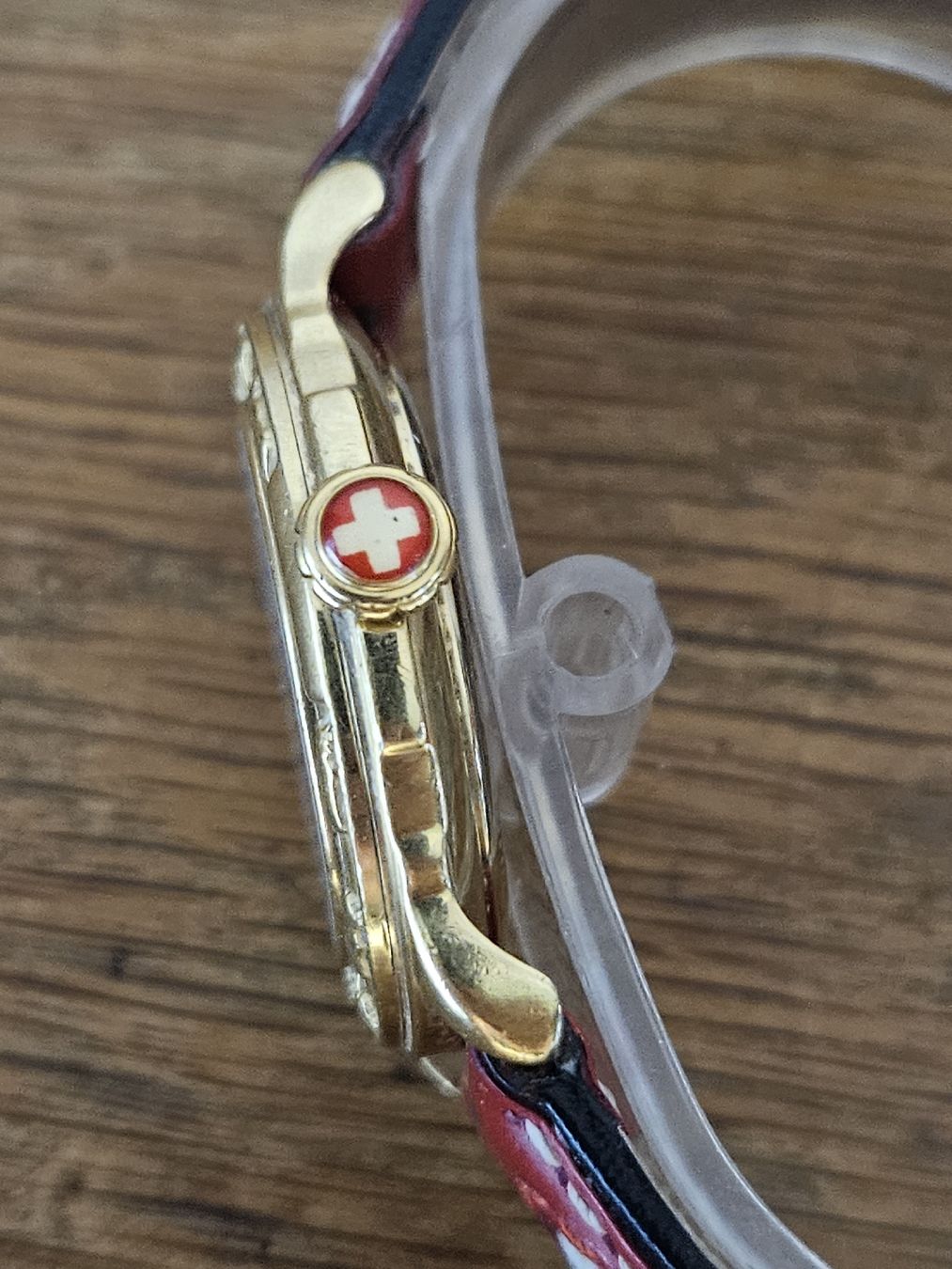 Michel Jordi Orologi: Michael Jordi Uhr 33mm Gold Plated  – Usato da Flamatt venduto da pie_f9zm 4