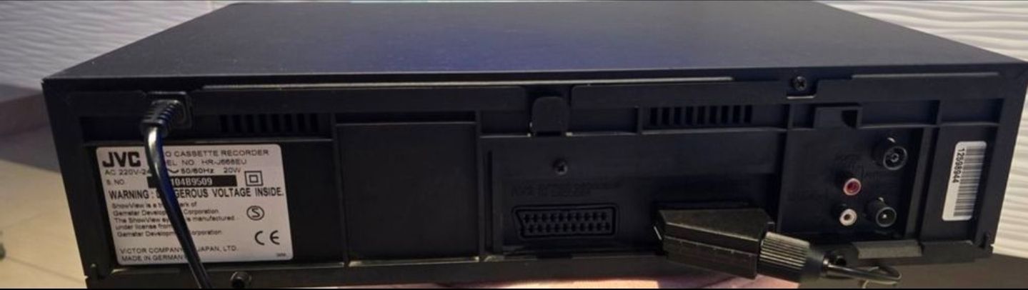 JVC Aufnahmegeräte: Magnétoscope JVC HR-J668EU avec télécommande – Neu (gemäss Beschreibung) aus Yverdon-les-Bains von maleckyFCB 2