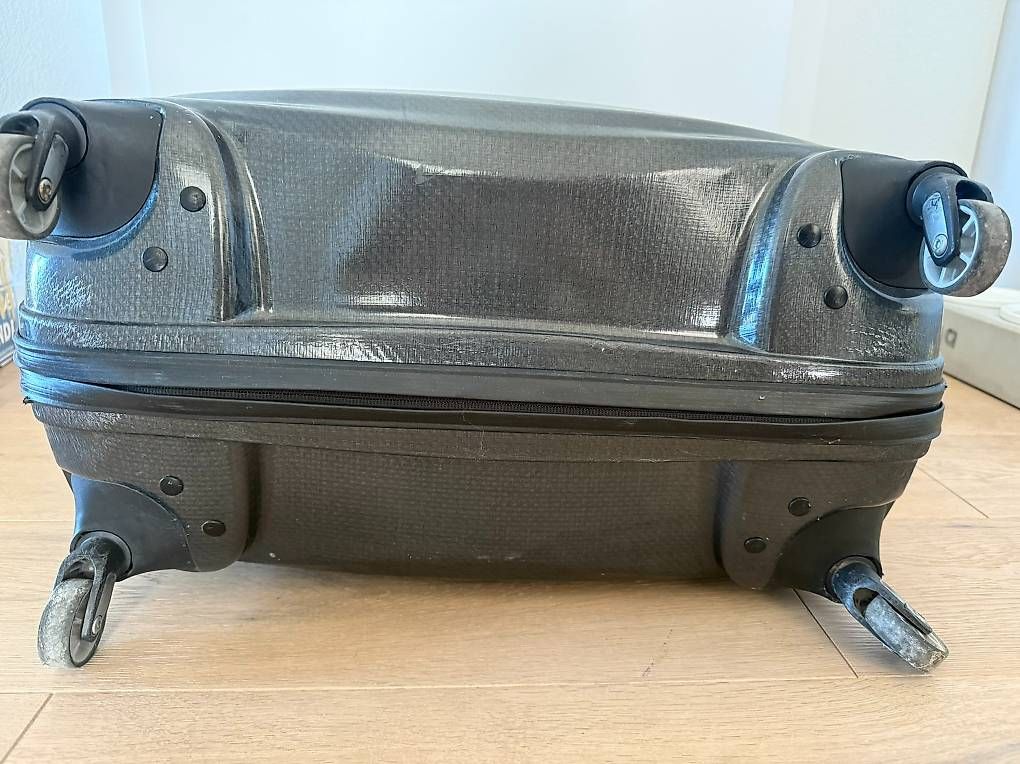 Valises de voyage: Koffer - Large Samsonite Hardshell Suitcase  Black  4 Wheels – D'occasion à Zürich par lau_pz7b 4