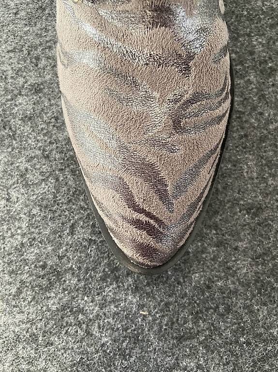 Scarpe da donna: Bottines grises zèbrées T 39 Neuves – Usato da Confignon venduto da MVAR 2