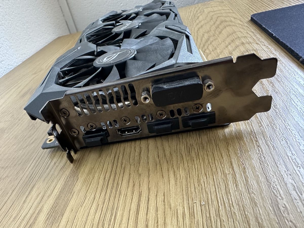 Nvidia Cartes graphiques: Nvidia GeForce GTX 1070 O8C ROG Strix – D'occasion à Samedan par Petrus689 2