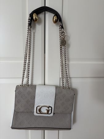 Guess Tasche Grau/Weiss
