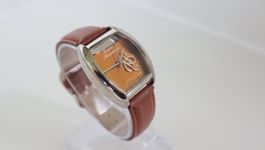 Damen Uhr läuft mit Garantie