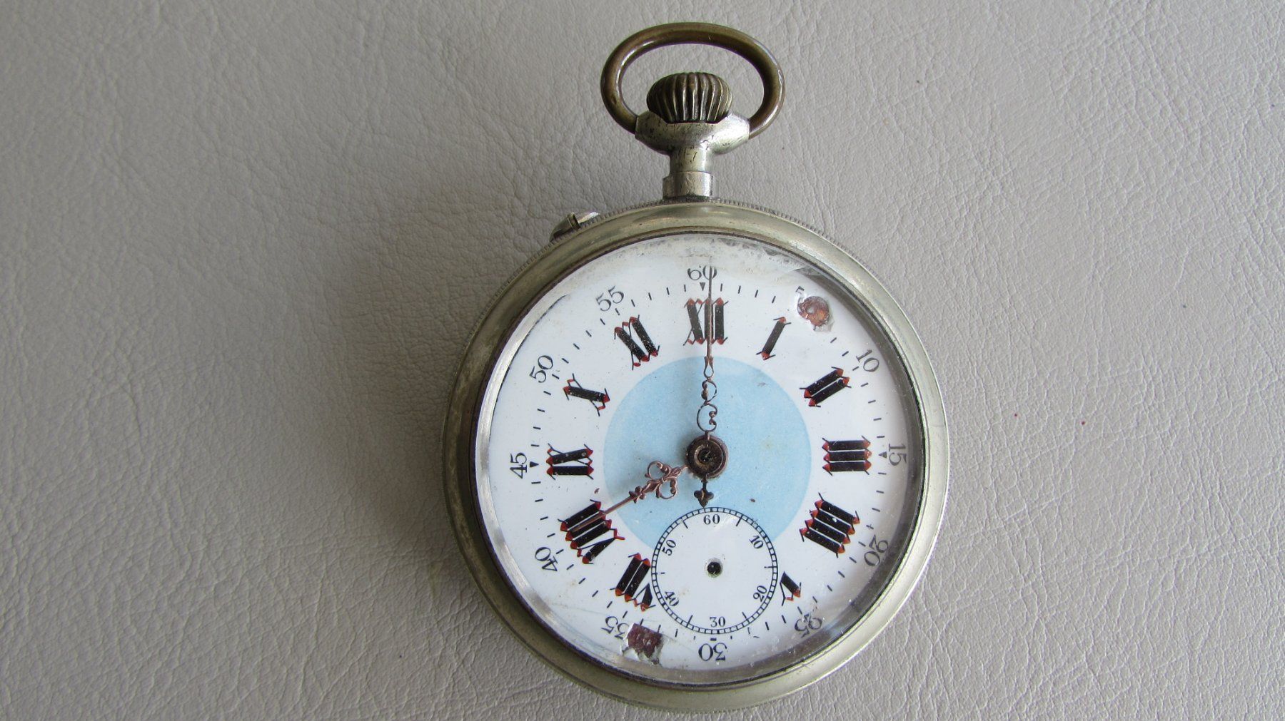 Orologi: Antike Taschenuhr, defekt – Usato da Weesen venduto da Travelersplace