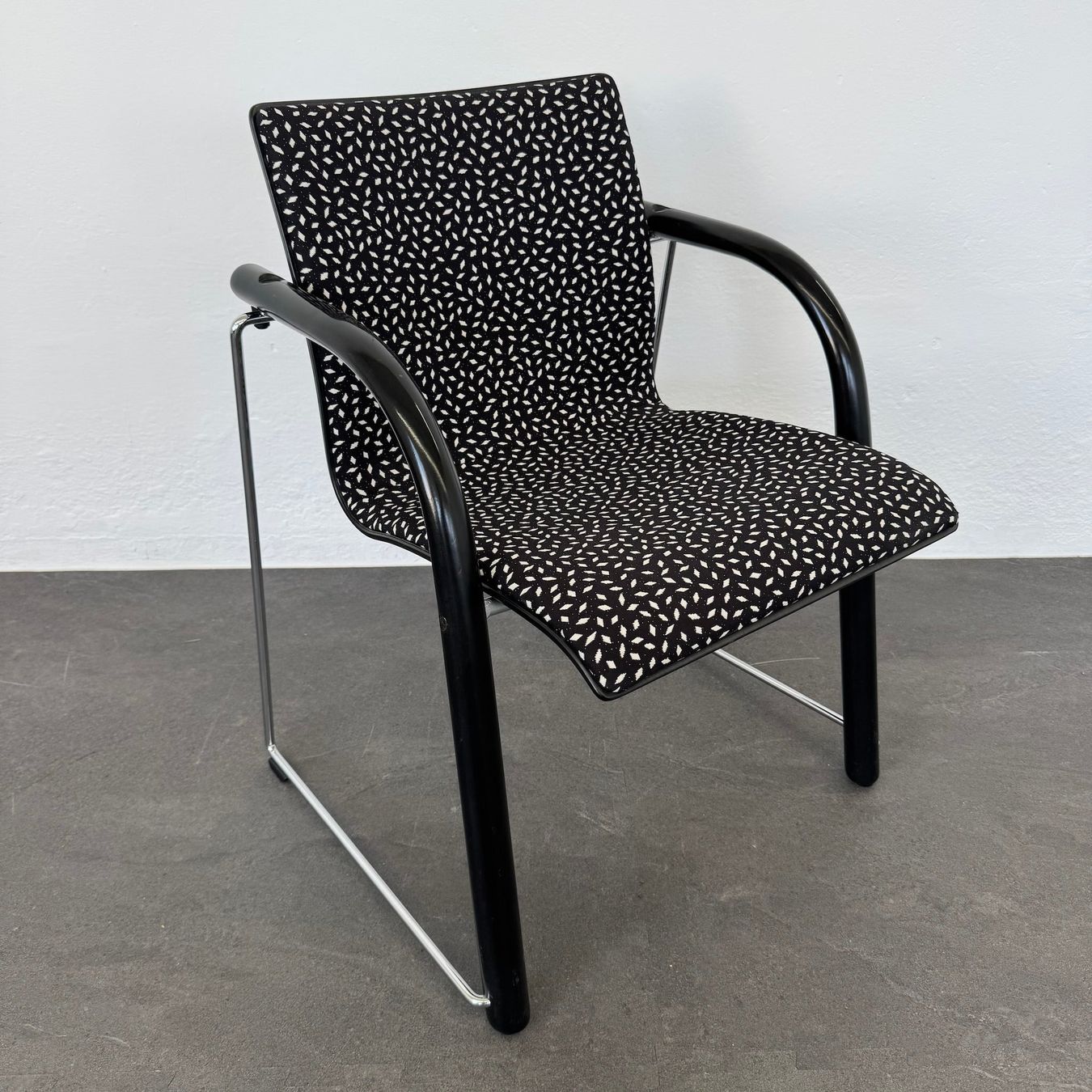 Thonet Sedie: Thonet S 320 P Polsterstuhl – Usato da Schönenwerd venduto da mcofficeshop 1