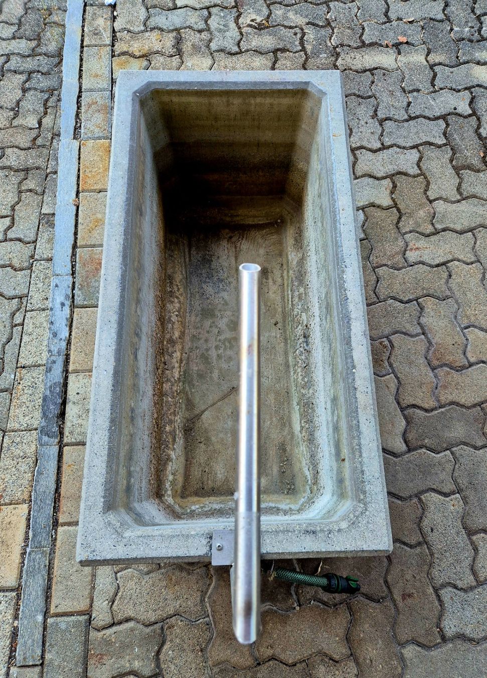 Teiche & Zierbrunnen: Betonbrunnen – Gebraucht aus Auenstein von Y.C. 1