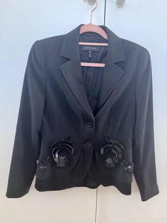 ESCADA Blazer Gr. 36 Schwarz mit Perlenstickerei & 3D-Blumen