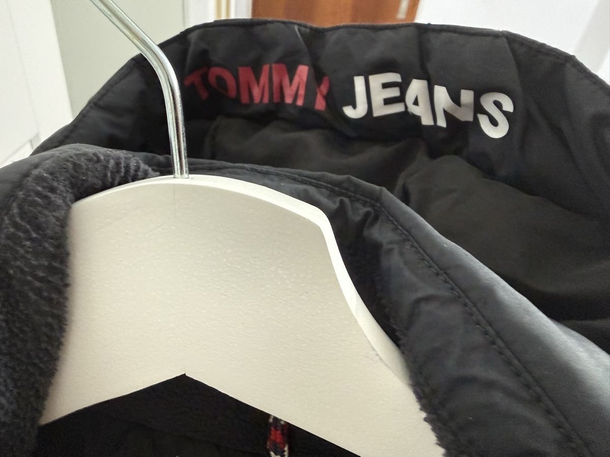 Tommy Hilfiger Jacken: Tommy Hilfiger Jacke – Gebraucht aus Binningen von bertidymz 3