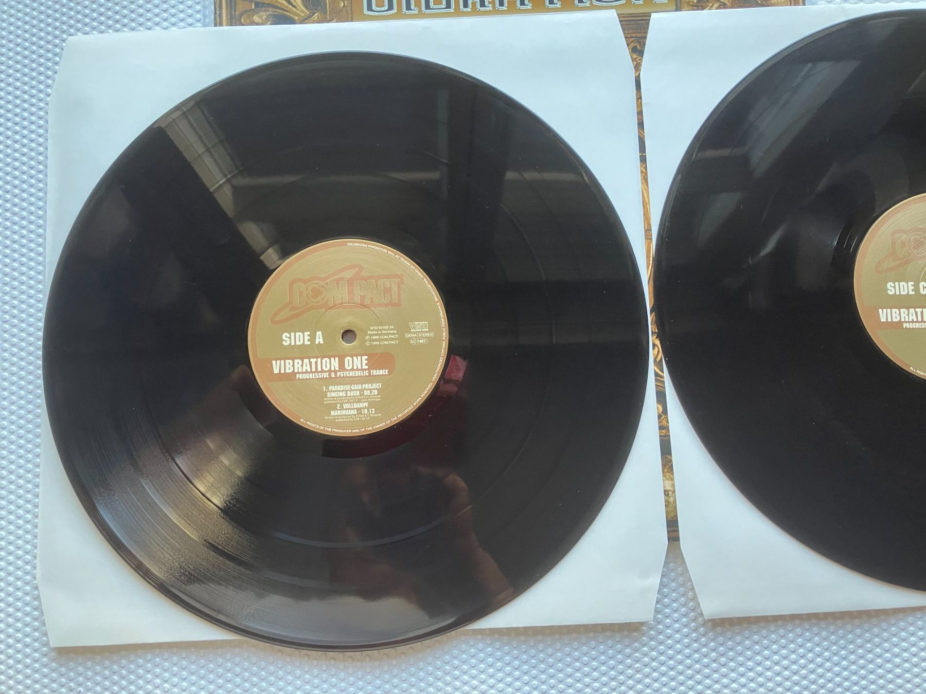 Schallplatten: Vibration One – Gebraucht aus Aarwangen von Jukebox3 5