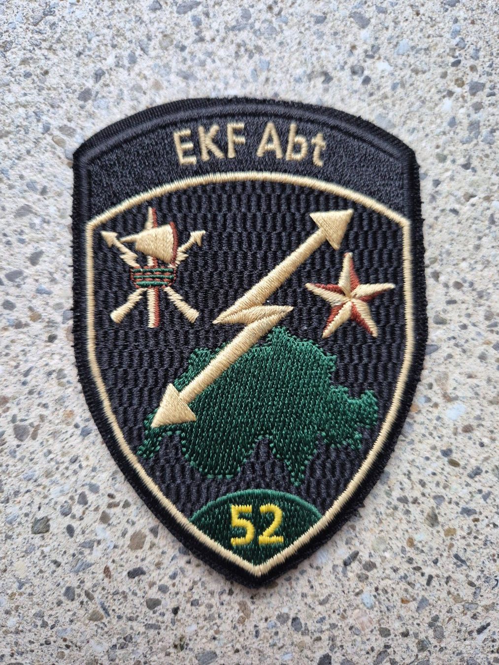 Schweizer Armee Placchette & Badge: *** Badge EKF Abt 52 mit klett *** – Nuovo e nell'imballaggio originale da Riedholz venduto da fr_sIruP