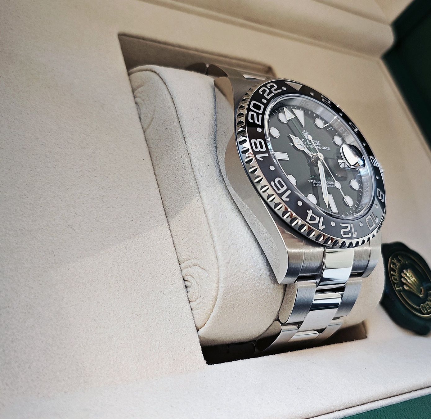 Rolex Orologi: Rolex GMT Master 2 126710GRNR "Bruce Wayne" 2026 Full Set – Nuovo e nell'imballaggio originale da Hünenberg venduto da -Mike- 3