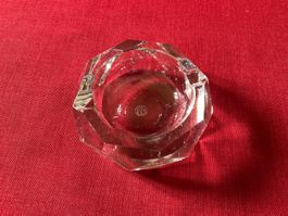 Baccarat Aschenbecher aus Glas, achteckig, Durchmesser 9 cm.