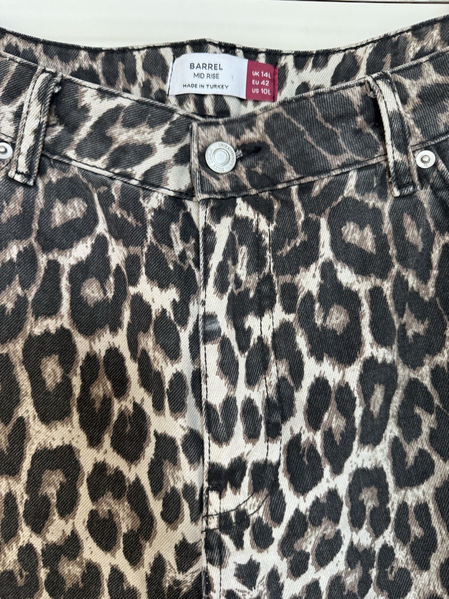 Jeans: Leopard Print Barrel Jeans - Size 14 – Usato da Weesen venduto da sannevanrijn 1