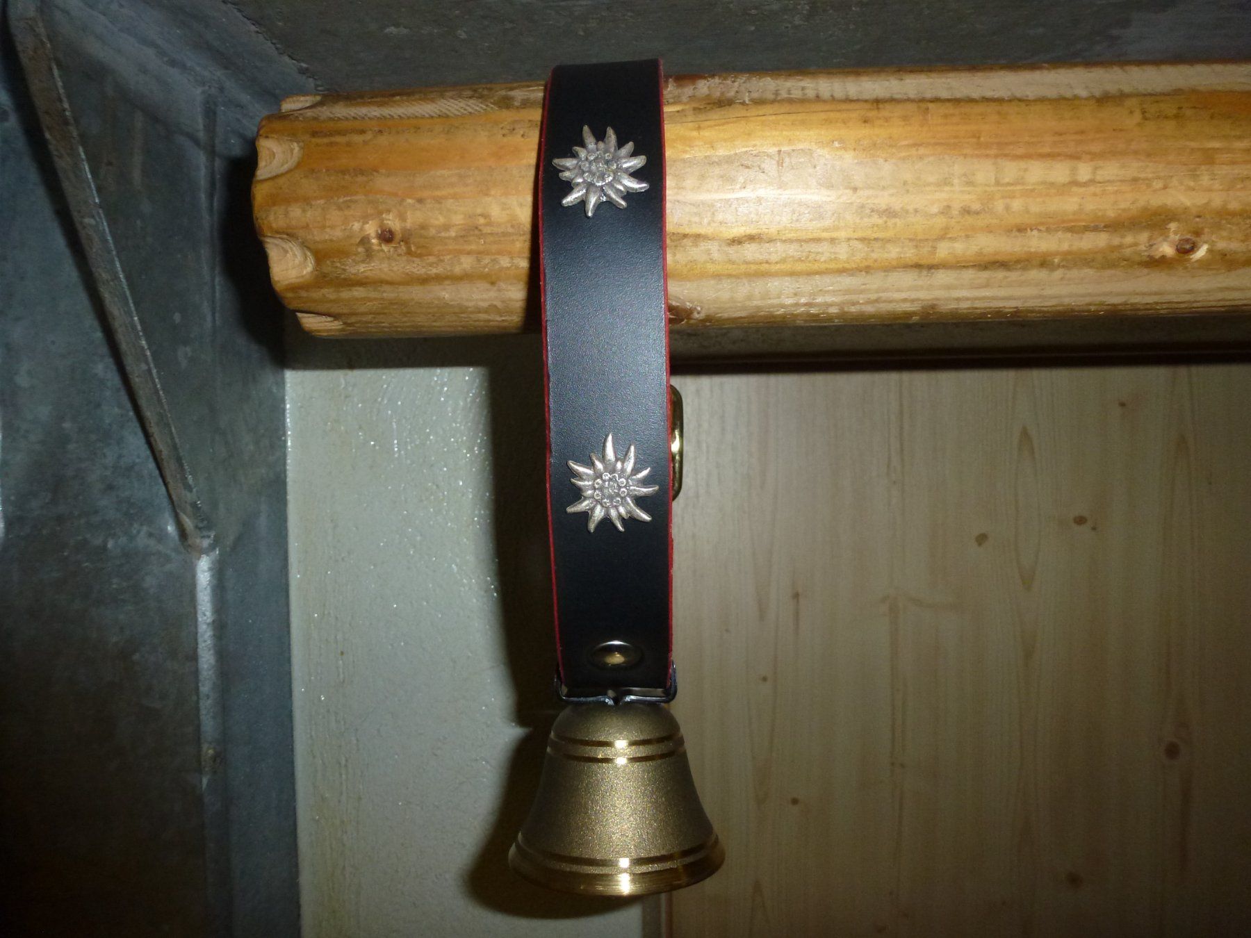 Glocken & Treicheln: Mit Edelweiss Riemen – Neu (gemäss Beschreibung) aus Bürglen UR von daisyxy5 1