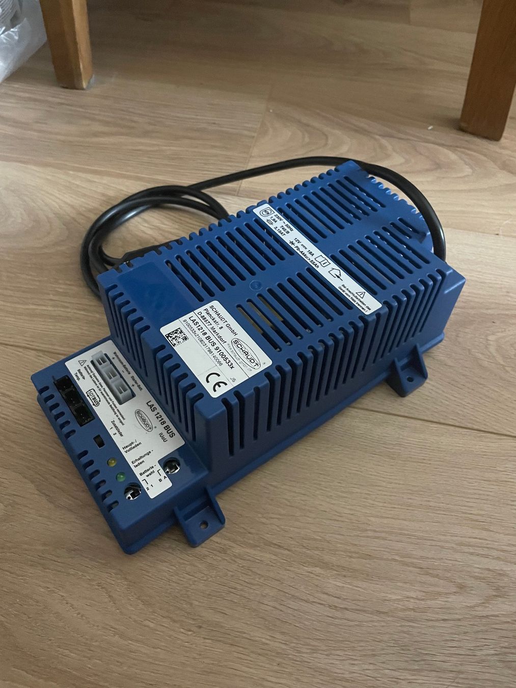 Batterie-Ladegeräte: Schaudt LAS 1218 BUS Ladegerät 12V – Gebraucht aus Berg am Irchel von