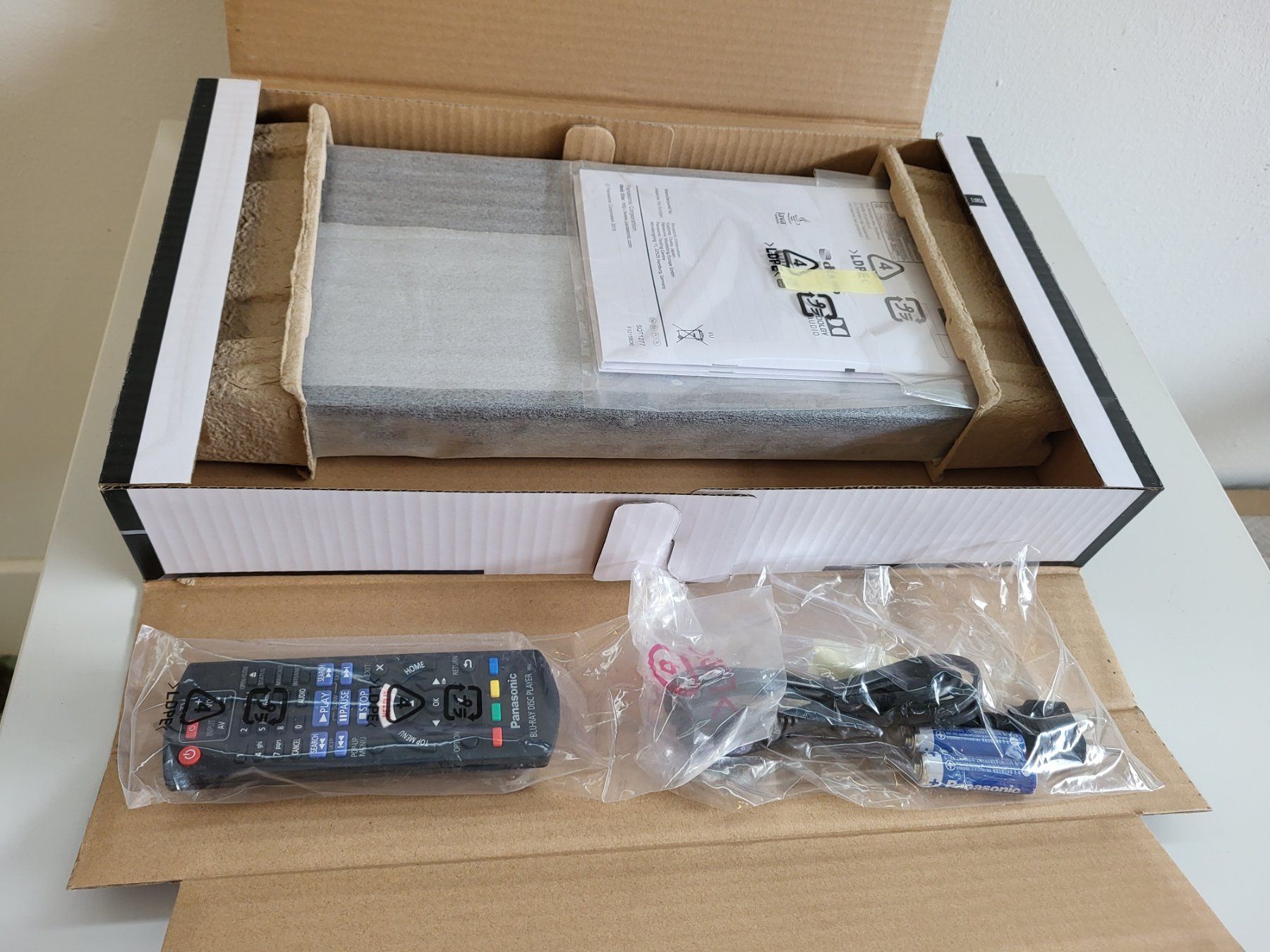 Panasonic Audio- & Mediensysteme: Bluerayplayer Panasonic DMP-384EG / NEU – Neu und originalverpackt aus Brügg BE von POU-BELLE 1