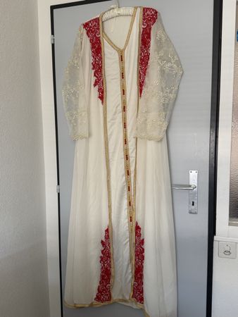 Robe kaftan blanc or et rouge taille M occasion