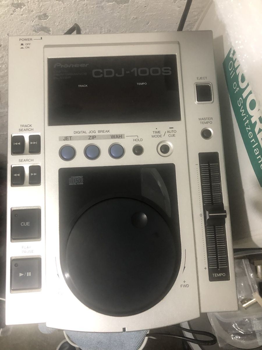 Pioneer Console di mixaggio: Lecteur CD Pioneer CDJ-100S pour DJ – Usato da Biel-Bienne venduto da alos07