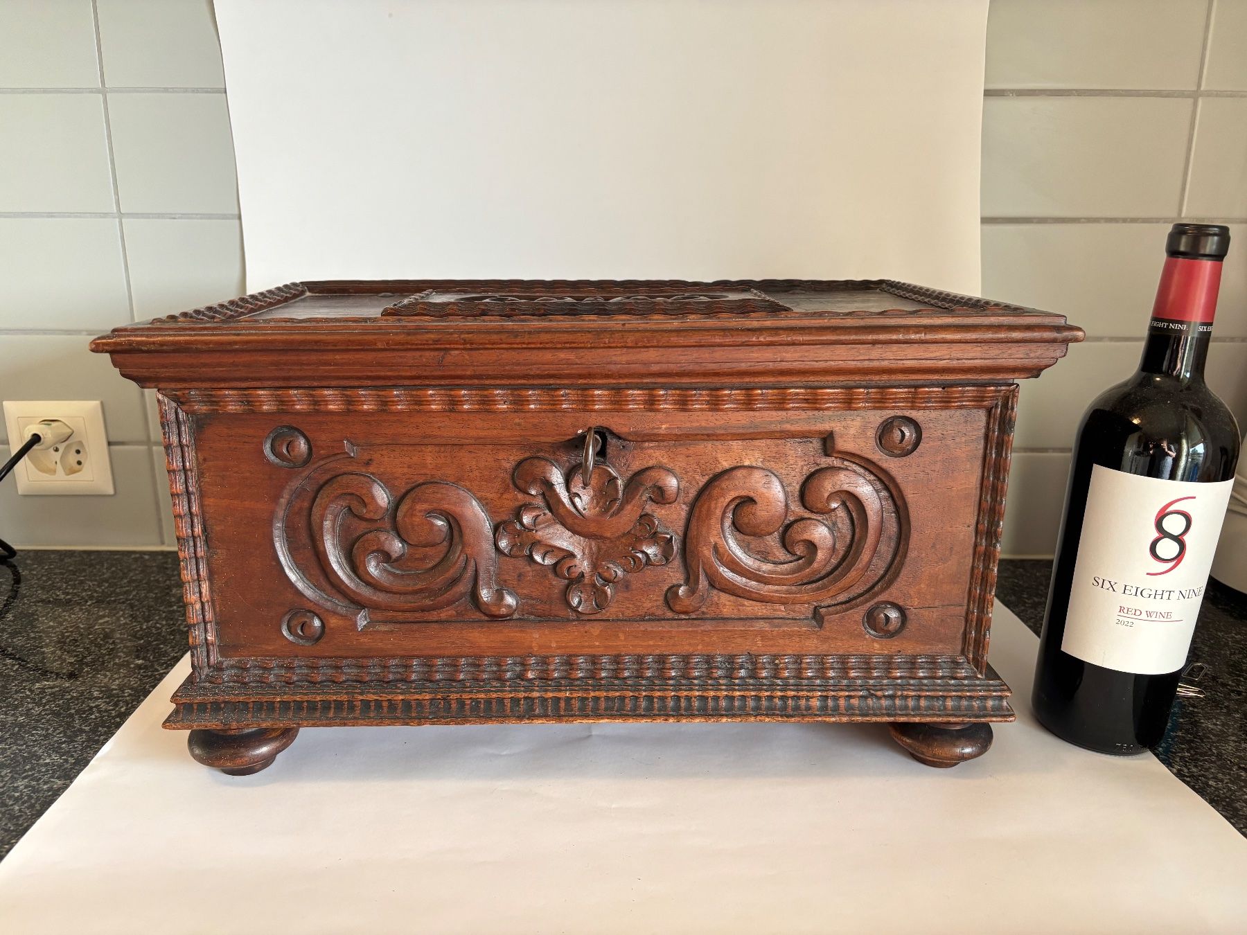 Cassettiere: Antike Miniaturkommode Barock Nussbaum – Usato da rotkreuz venduto da baudisch